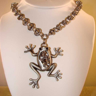 Stainless-Froggie-Necklace